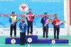 VĐV Nguyễn Hồng Ninh trên bục nhận huy chương vàng. Ảnh: P.L